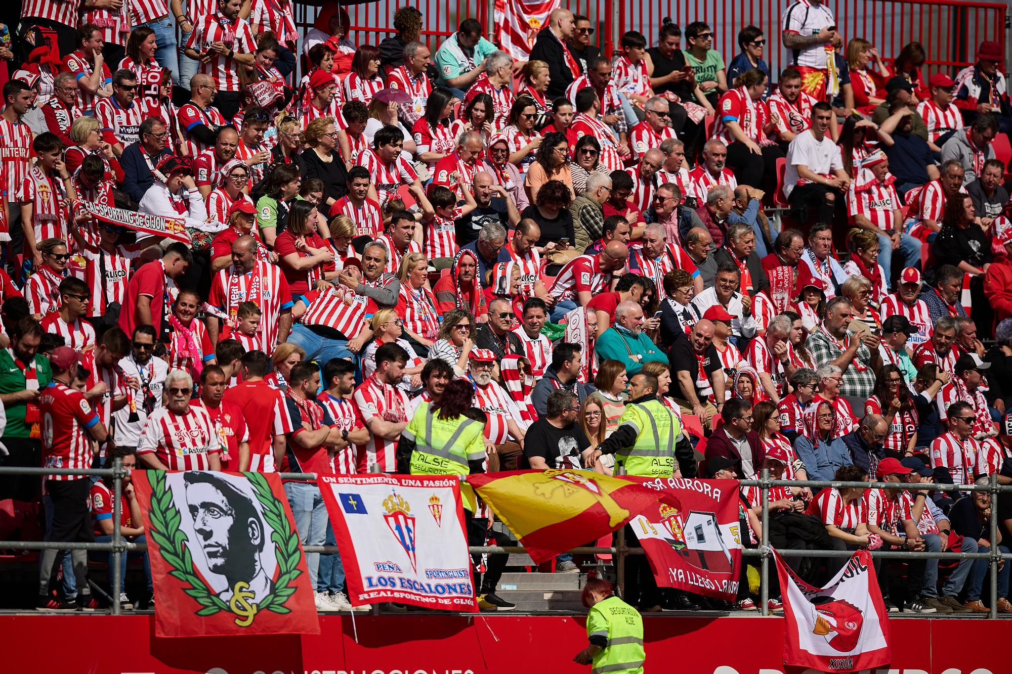 Imágenes del ansiado triunfo del Sporting en su visita al Mirandes