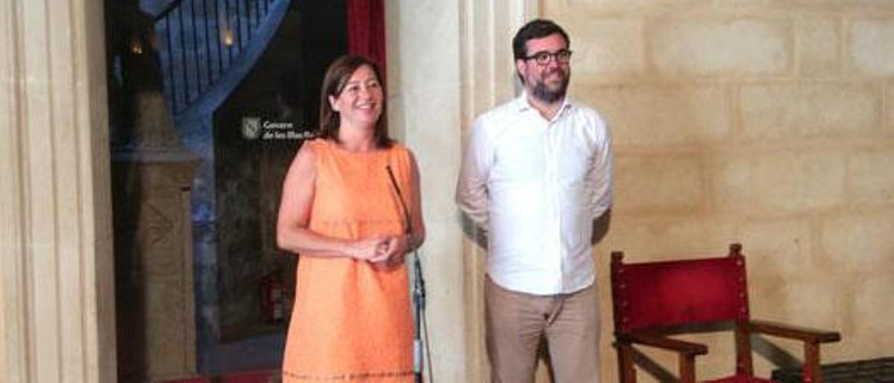 La presidenta Francina Armengol y el coordinador de Més, Antoni Noguera, en una imagen de archivo.