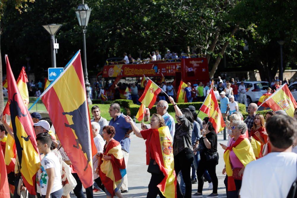 Más de 300 personas se manifiestan en Palma en el día de la Hispanidad