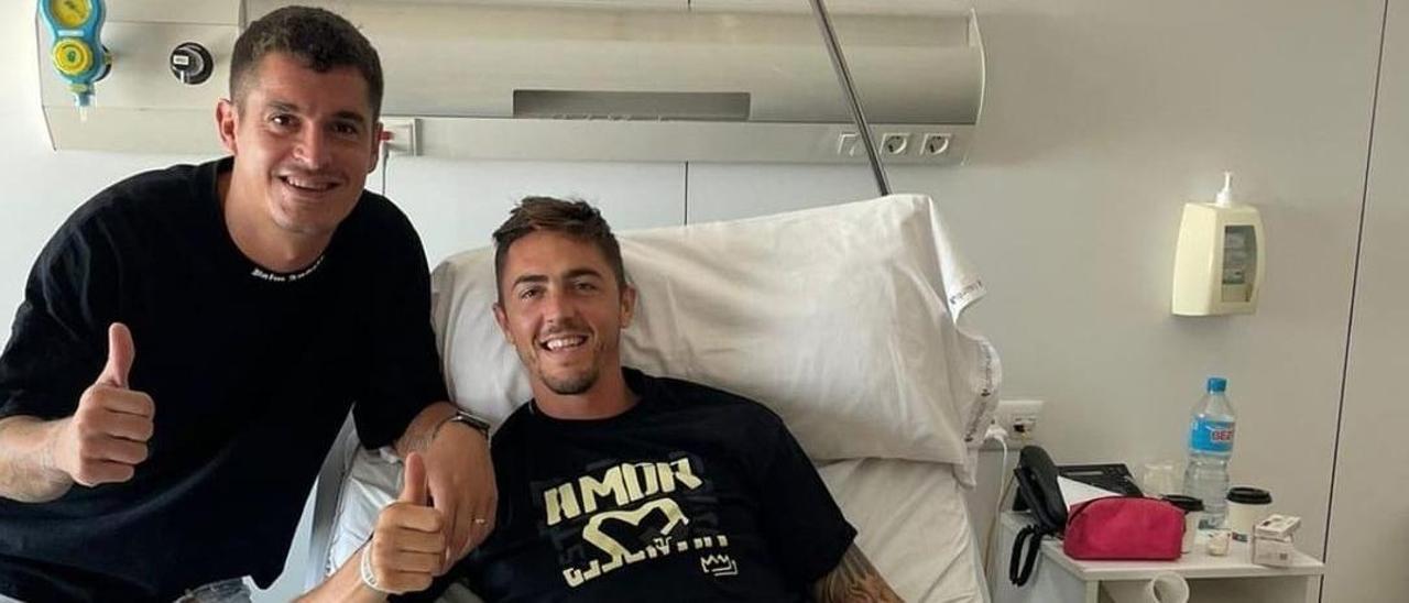 El exbermellón Marc Pedraza visitó a Raíllo en el hospital.