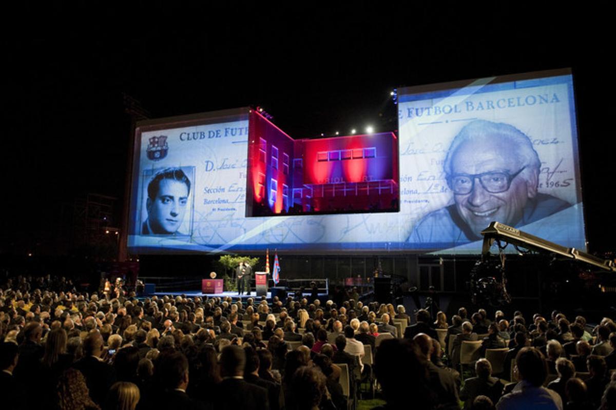 Projeccions amb imatges d’Oriol Tort en la inauguració de La Masia blaugrana, l’octubre del 2011. Projeccions amb imatges d’Oriol Tort en la inauguració de La Masia blaugrana, l’octubre del 2011.