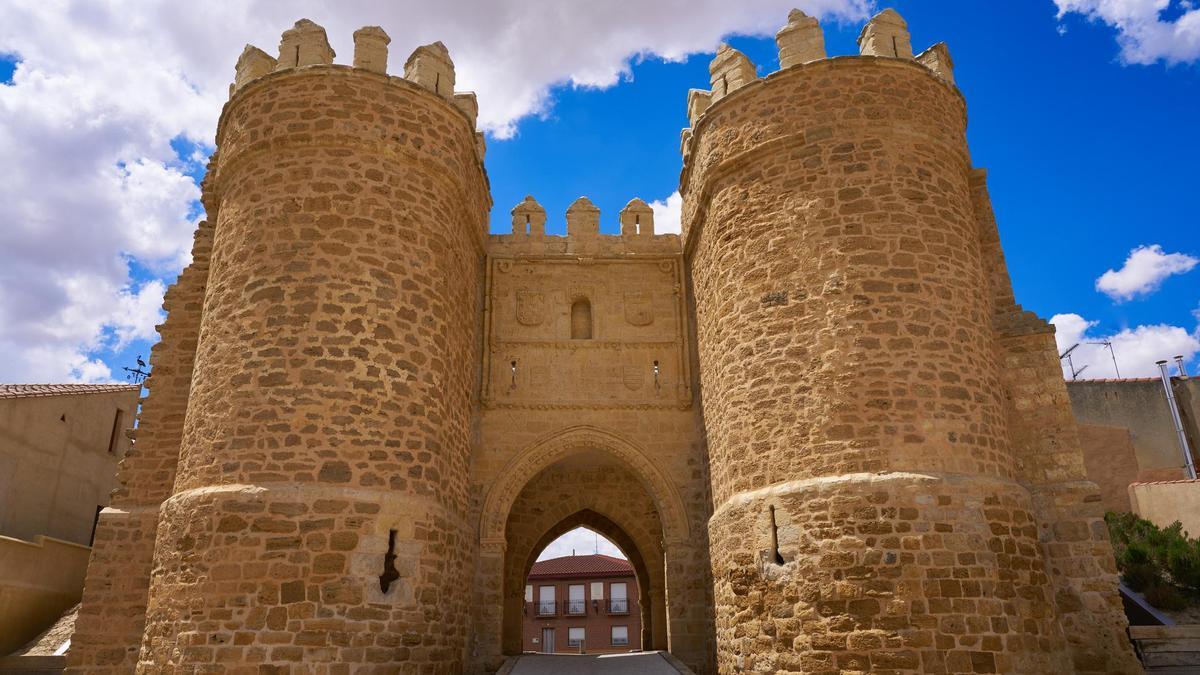 La puerta templaria es una de las cuatro puetas originales de la villa