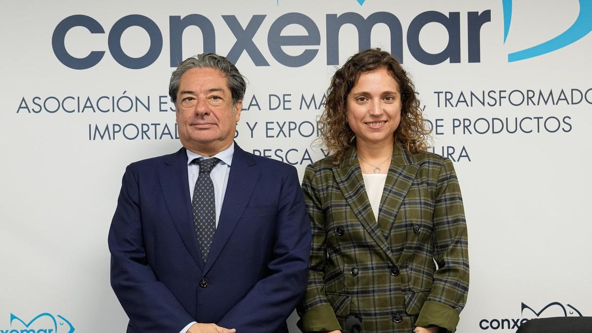 El presidente de Conxemar, Eloy García, y la responsable de estudios Shopperview de Aecoc, Marta Munné.