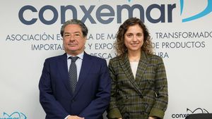 El presidente de Conxemar, Eloy García, y la responsable de estudios Shopperview de Aecoc, Marta Munné.