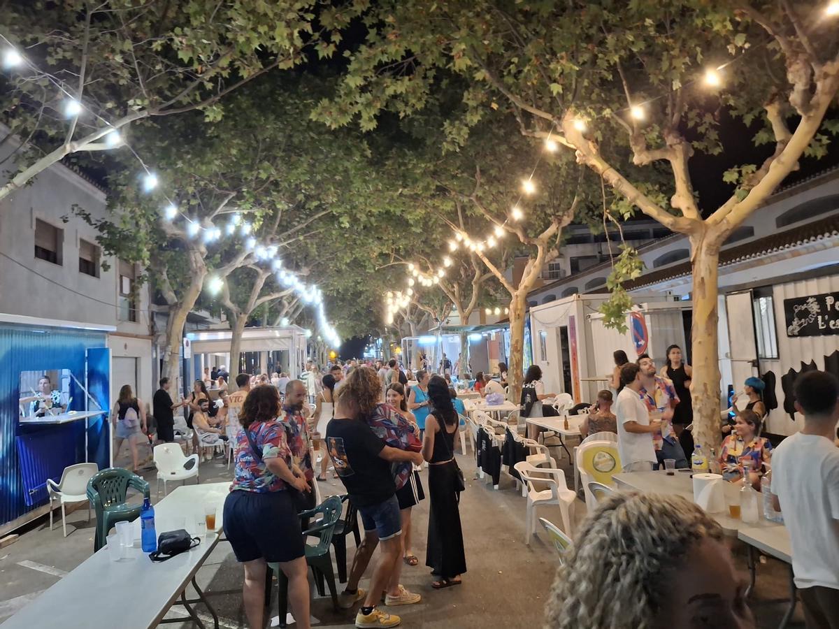 Las imágenes del espectacular inicio de las fiestas populares de Sant Jaume de Ondara Las imágenes del espectacular inicio de las fiestas populares de Sant Jaume de Ondara