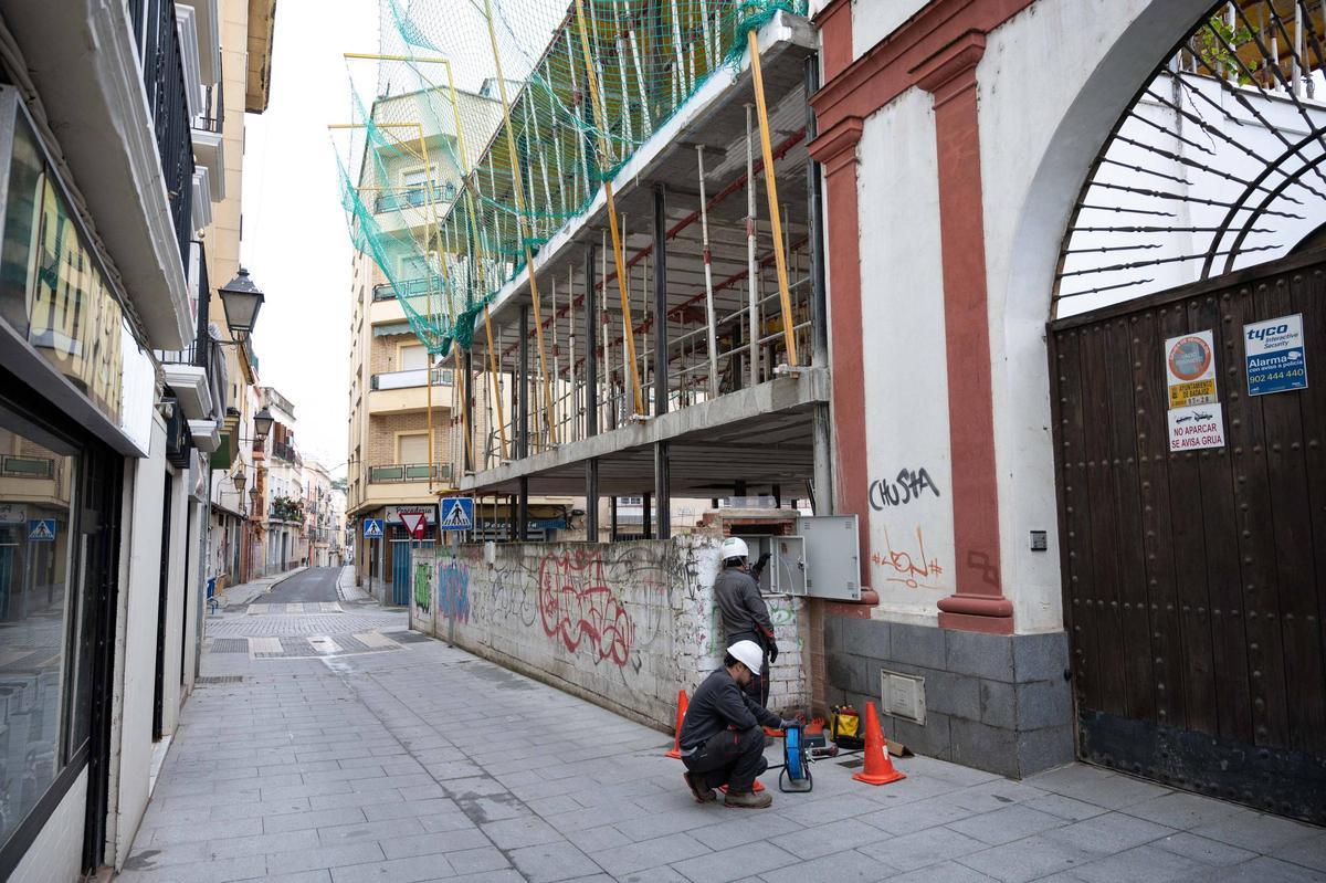 Imagen de la construcción que está desarrollando una promoción Green House 7 en la calle Santo Domingo de Badajoz.