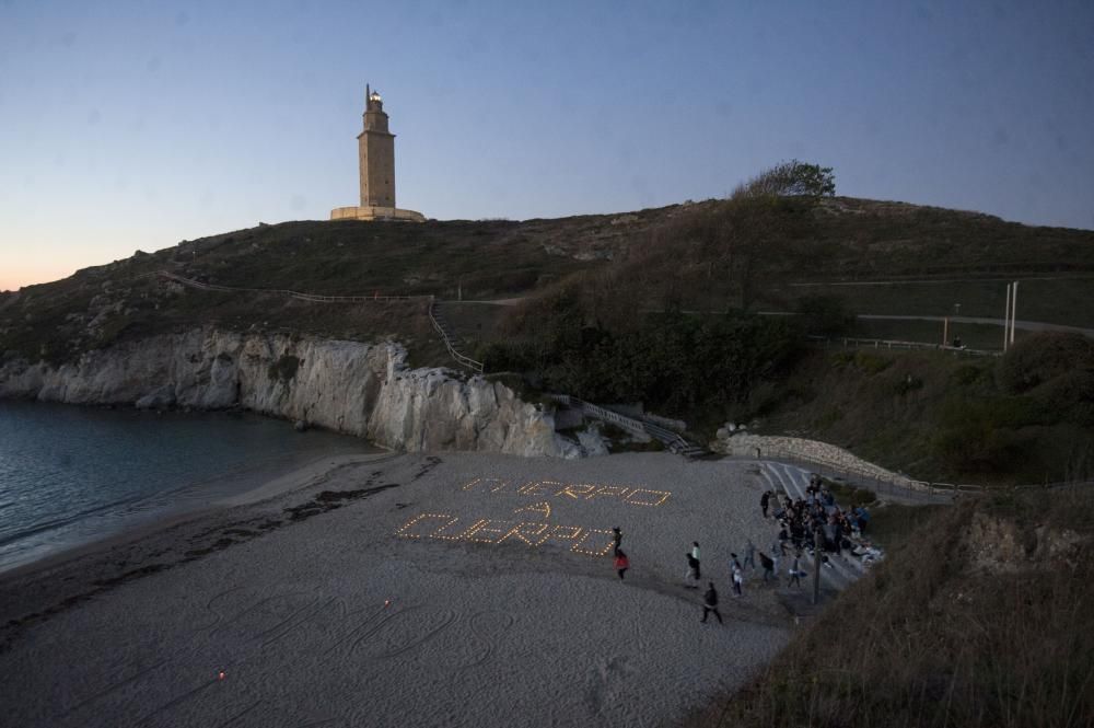 Mensajes por la paz en la arena de A Coruña