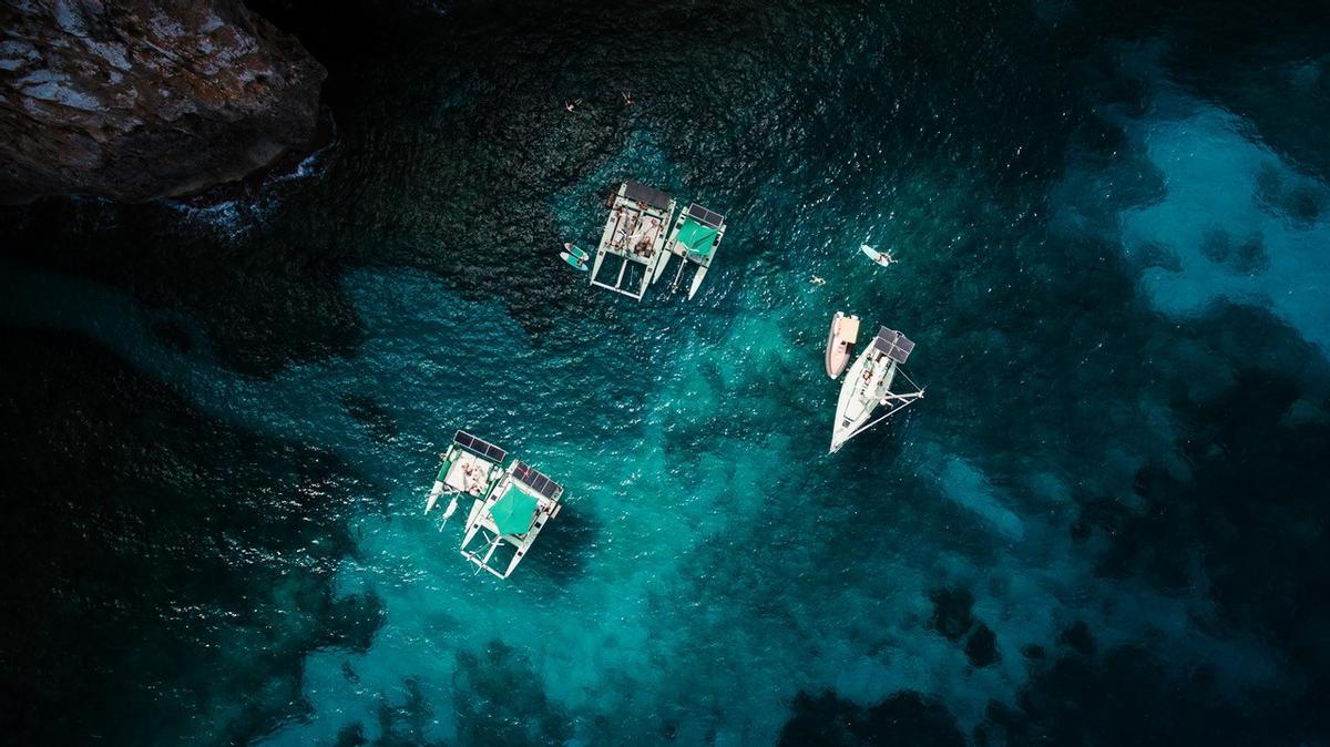 La Bella Verde alquila barcos electricos en Ibiza