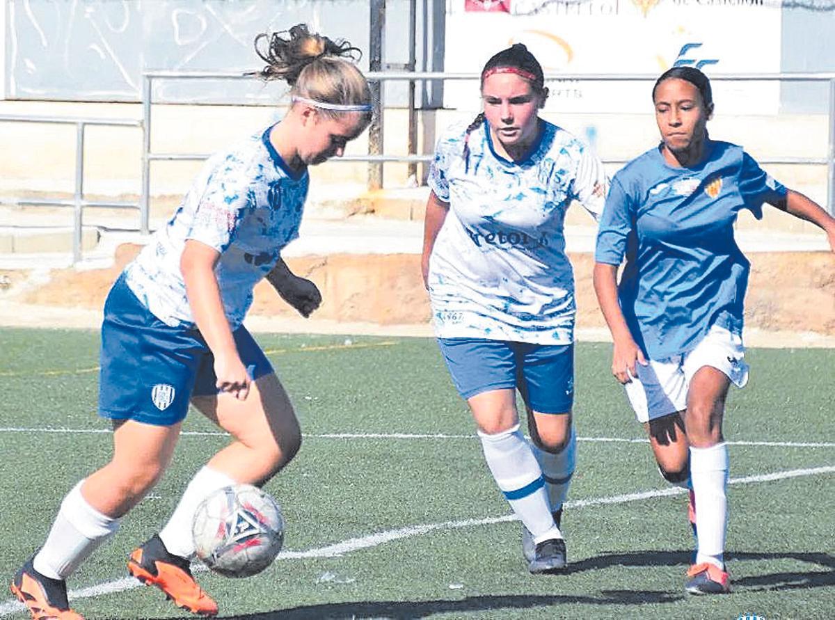 Aumento en infantiles   Por su parte, en categoría infantil, con futbolistas entre los 12 y los 14 años de edad, también tienen equipo los mismos clubs que compiten en la categoría juvenil-cadete. Es decir: Benicarló, Onda, Joventut Almassora, Burriana y Benicasim. A estos hay que sumar al Castellón, Vall de Uxó, Andiamo Vila-real y San Lorenzo, con dos representantes cada uno; amén de Vila d’Onda, Almazora, Sporttime Vila-real, Moncofa y Segorbe.