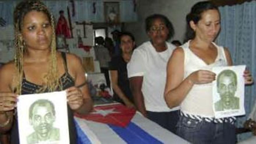 Cuba afronta el ayuno de otros cinco disidentes tras la muerte de Zapata