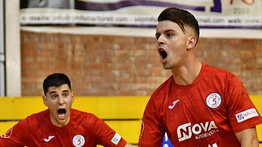 Celebració d¡un dels gols del Sala 5 Martorell davant el Móstoles