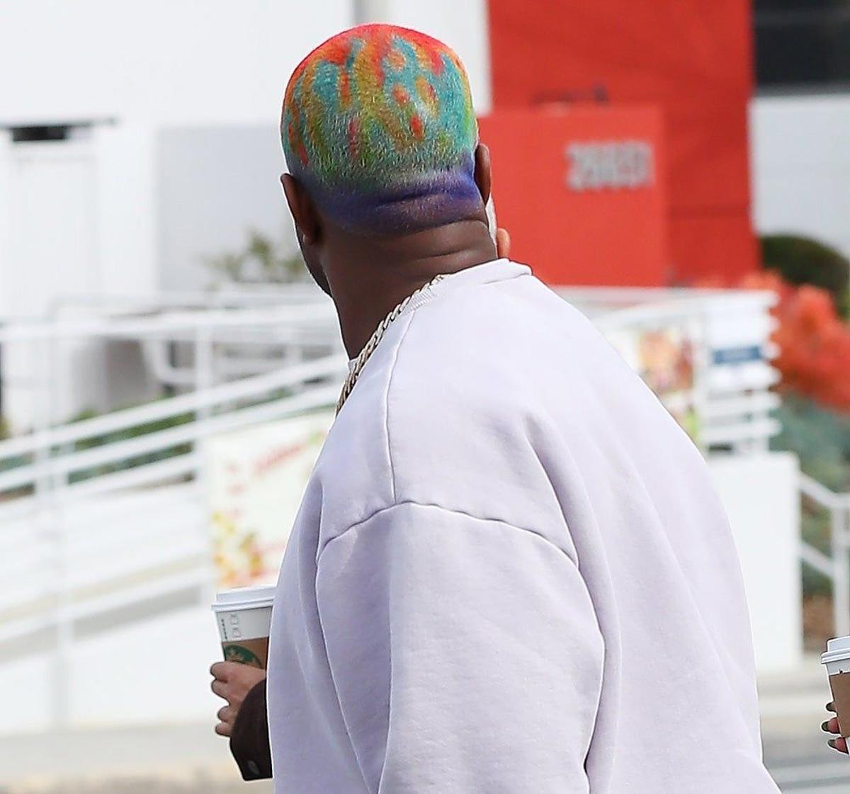 La colorida cabeza de Kanye West
