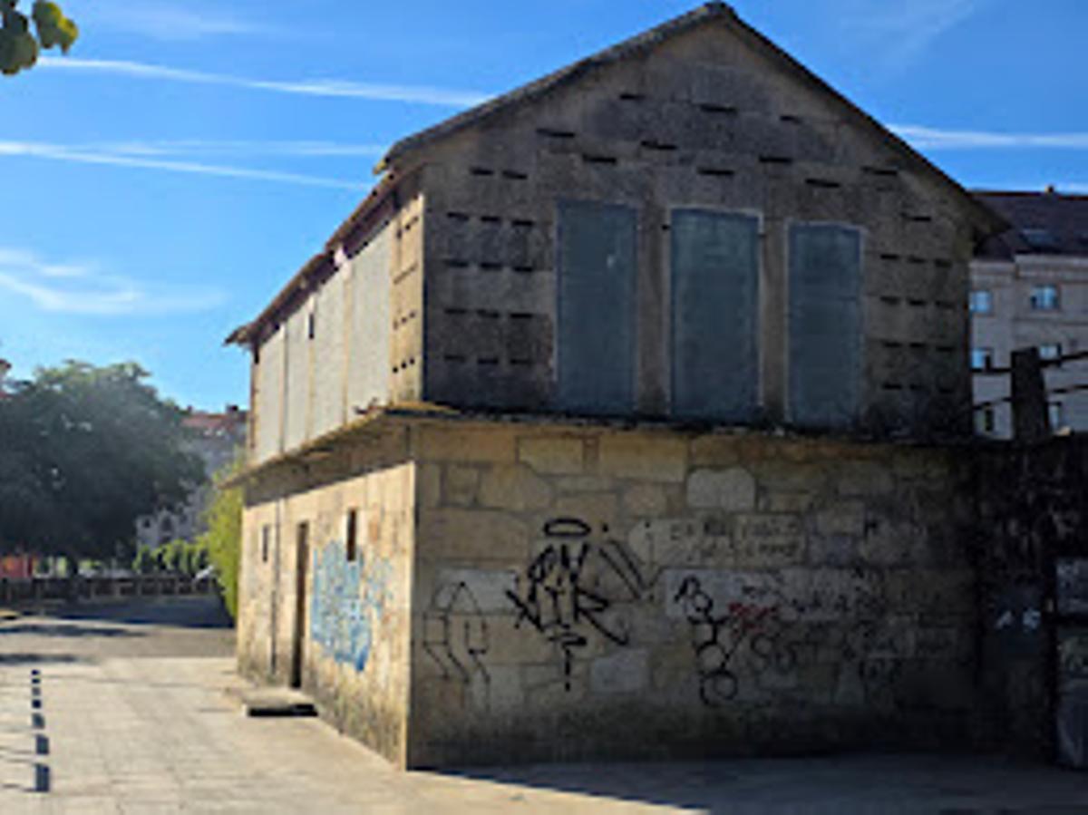 El hórreo del parque de A Xunqueira.