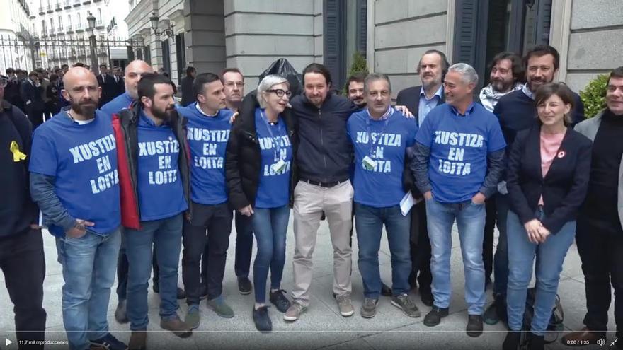 Pablo Iglesias, en el centro, con el comité de huelga de Justicia.