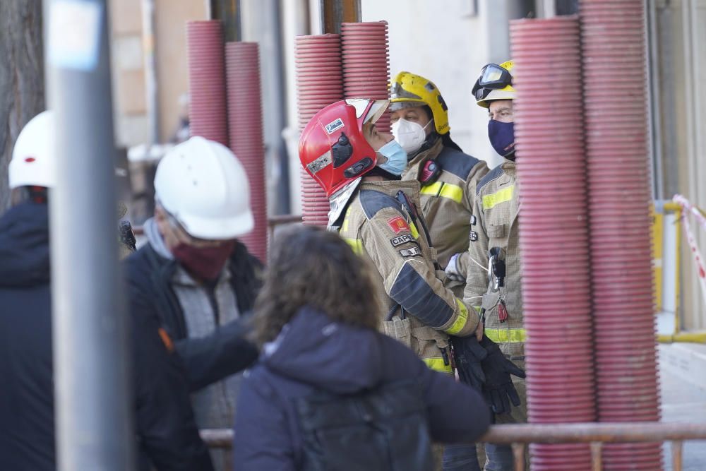 Operaris i bombers a la zona de l''accident laboral