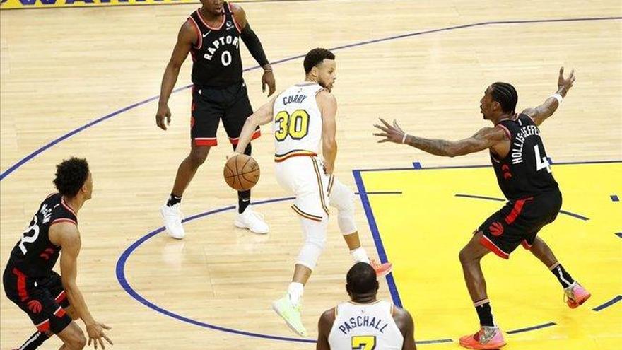 Stephen Curry devuelve la ilusión a los Warriors