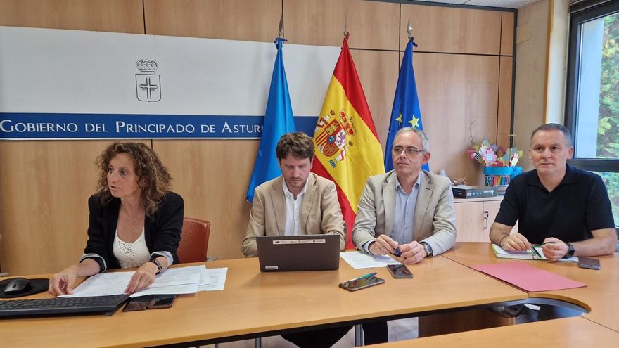 Los directores de colegios que dimitieron durante la protesta educativa en Asturias siguen tras pedírselo la consejera