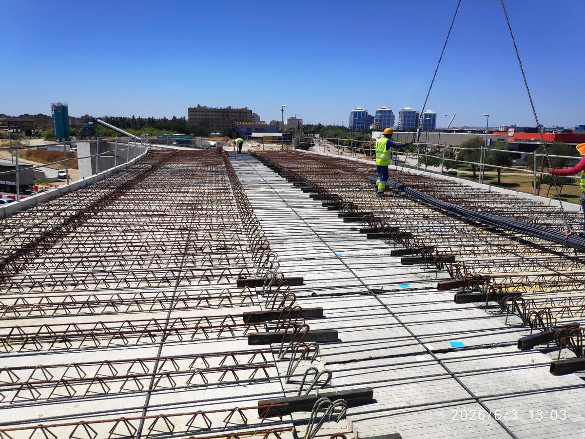Obras de la línea 3 en el viaducto sobre la SE-20