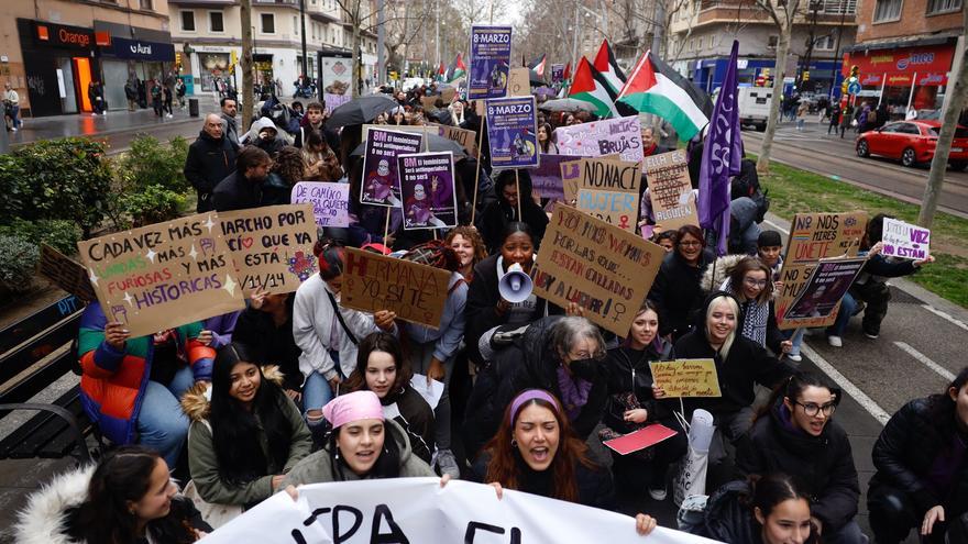 Manifestación estudiantil feminista por el 8M en Zaragoza