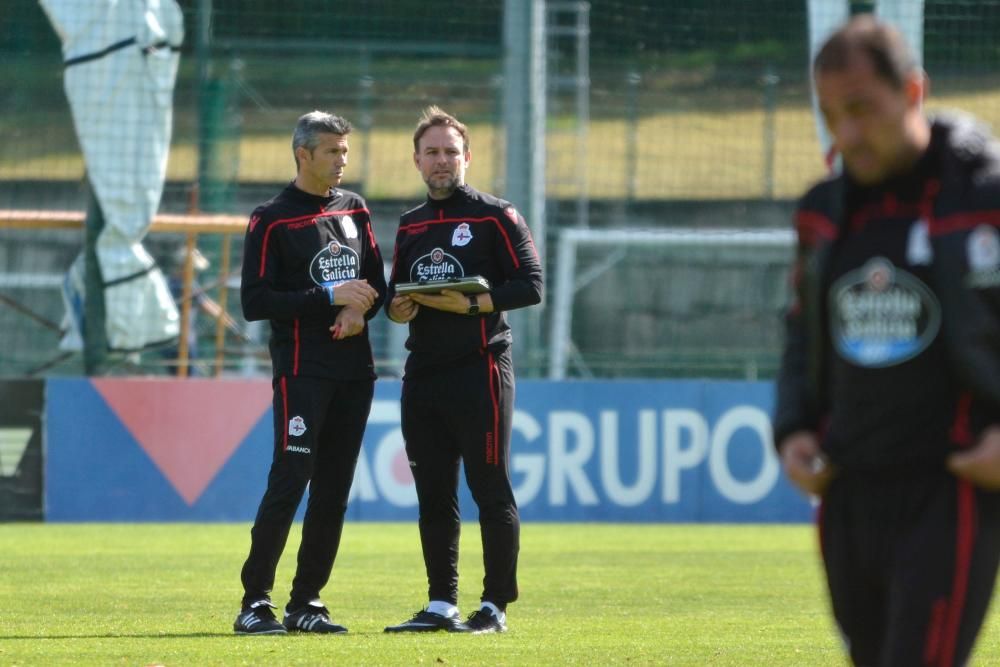 Los jugadores se entrenan en una nueva sesión a las órdenes de José Luis Martí en las instalaciones de la ciudad deportiva de Abegondo.