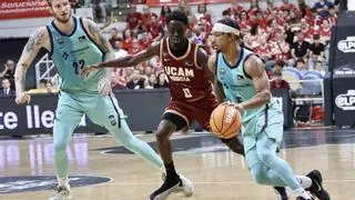 Sito Alonso ajusta los roles de la plantilla del UCAM Murcia