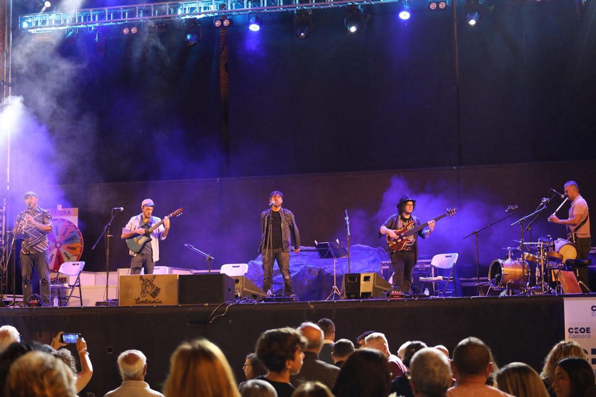 GALERÍA | Premios a tutiplén en el Día del Comercio de Zamora