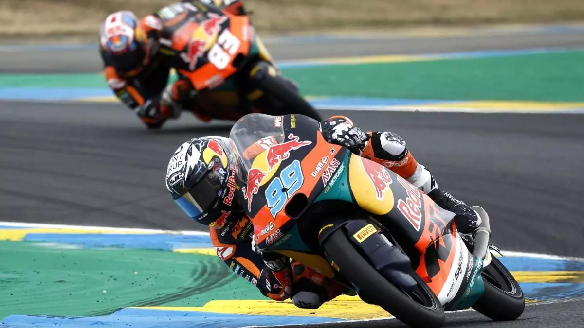 Jos谷 Antonio Rueda y Aron Canet sellan la pole en Silverstone