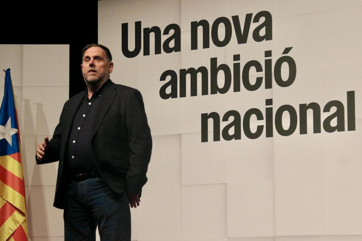 Oriol Junqueras durant la seva conferència a Sant Andreu de la Barca