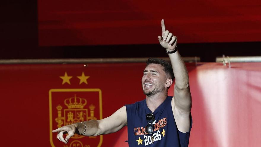 El FC Barcelona reactiva la opción Laporte tras la marcha de Araujo