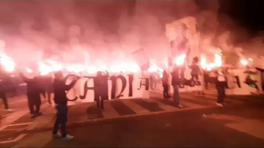 La impresionante acogida de Levante Fans a la plantilla granota