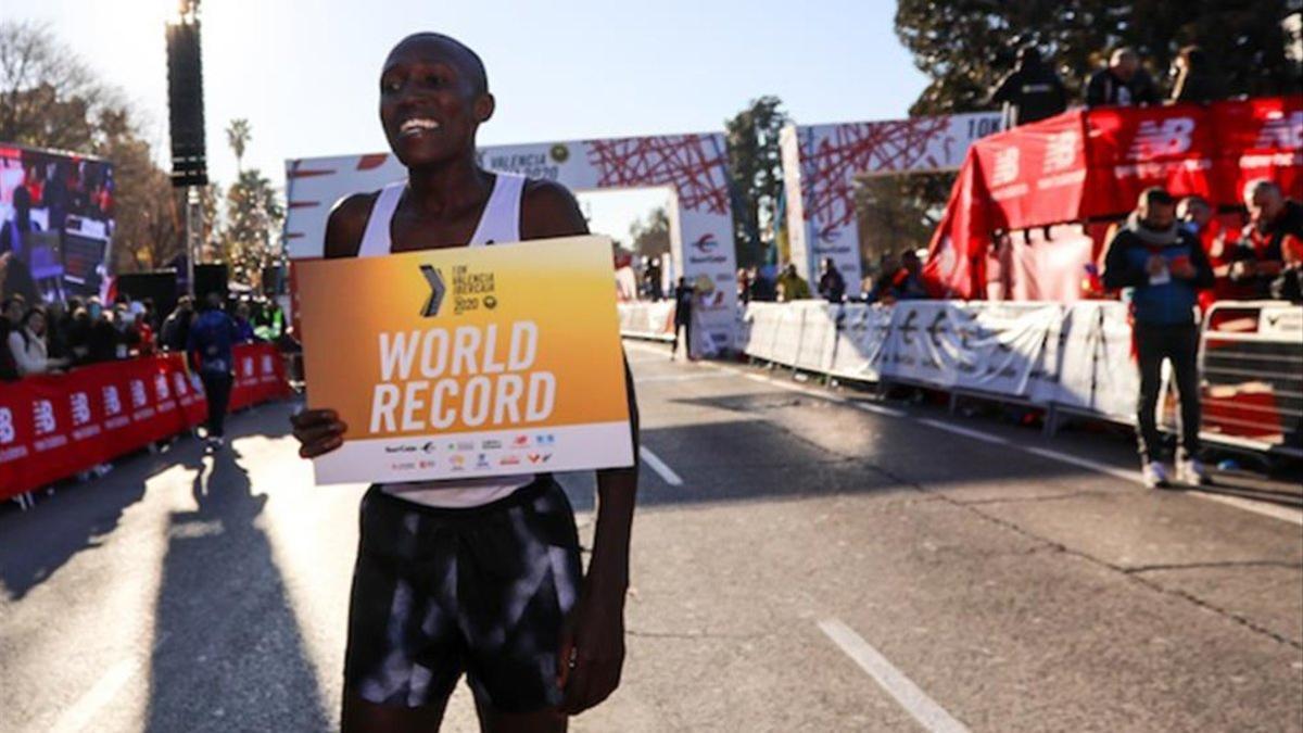 World Athletics ratifíca los récords mundiales que Rhonex Kipruto en la 10K Valencia Ibercaja