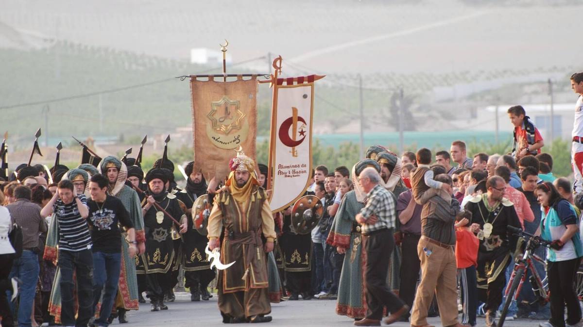 Un momento del acto de La Invasión de las Fiestas del Escudo en Cieza