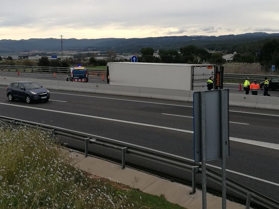 Camió bolcat a la C-25, a Sant Fruitós