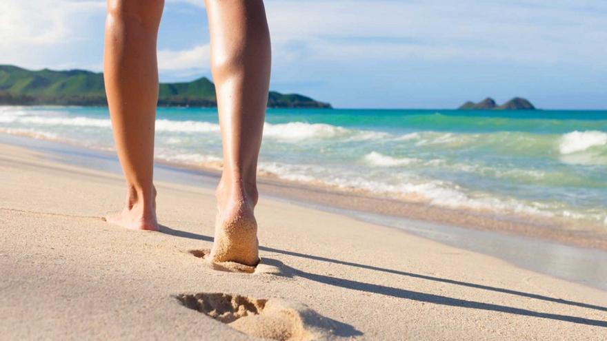 Rutinas para perder barriga solo con andar este verano