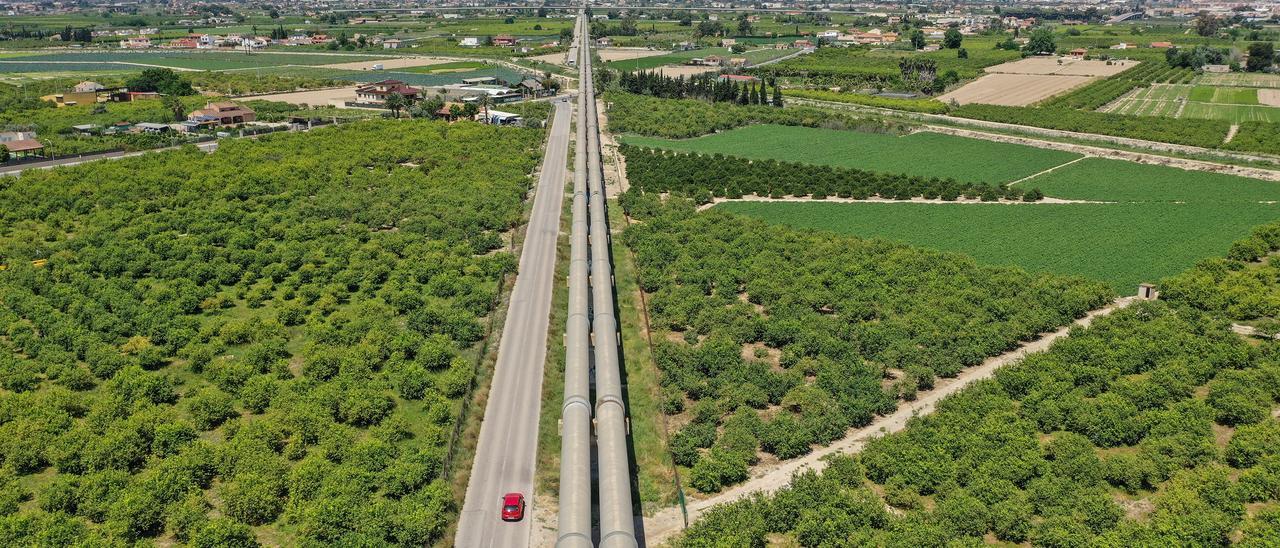 Conducción del trasvase Tajo-Segura en la comarca de la Vega Baja.