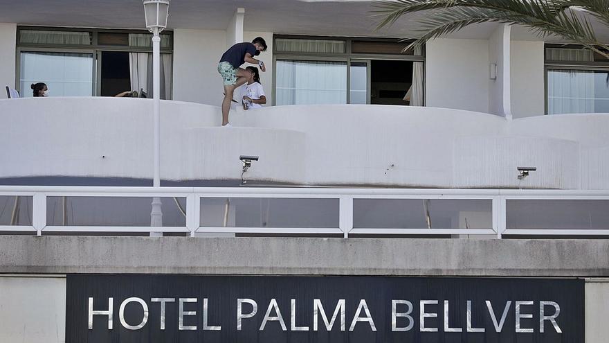 Ochenta estudiantes continúan alojados en el hotel Palma Bellver