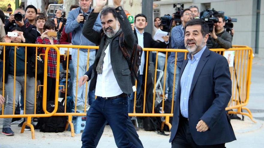 Jordi Cuixart i Jordi Sànchez, en el moment de la seva arribada a l&#039;Audiència Nacional per declarar per sedició