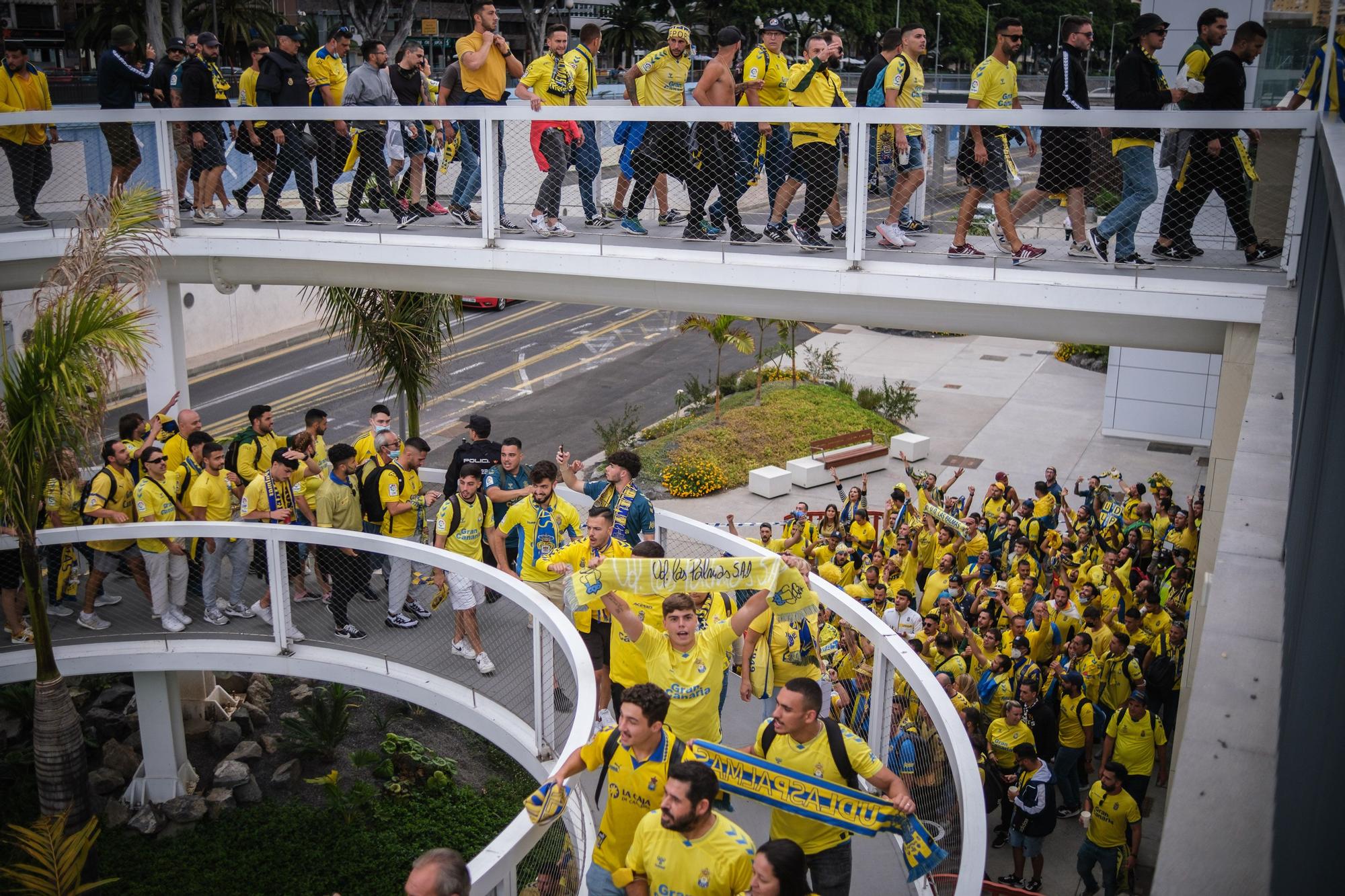 Ambiente previo del playoff entre CD Tenerife-UD Las Palmas