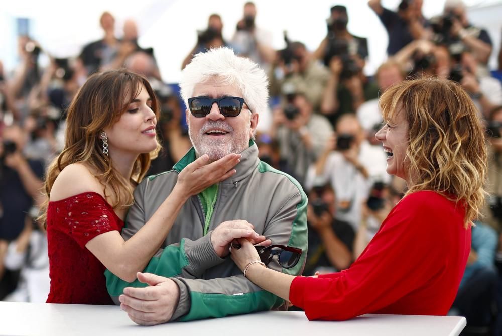 Pedro y sus 'chicas Almodóvar' llegan a Cannes