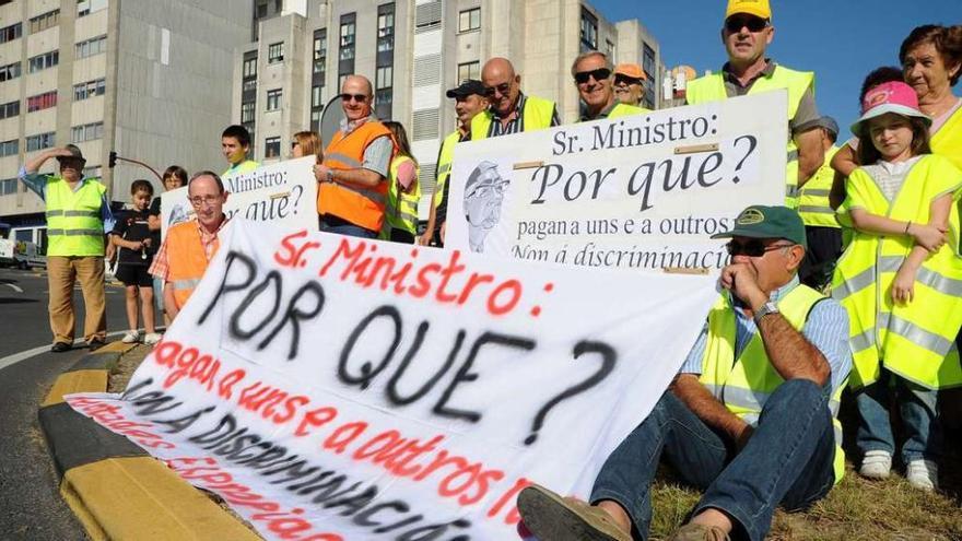 Los vecinos con propiedades afectadas por la construcción del vial de acceso al Puerto se manifestaron en múltiples ocasiones.