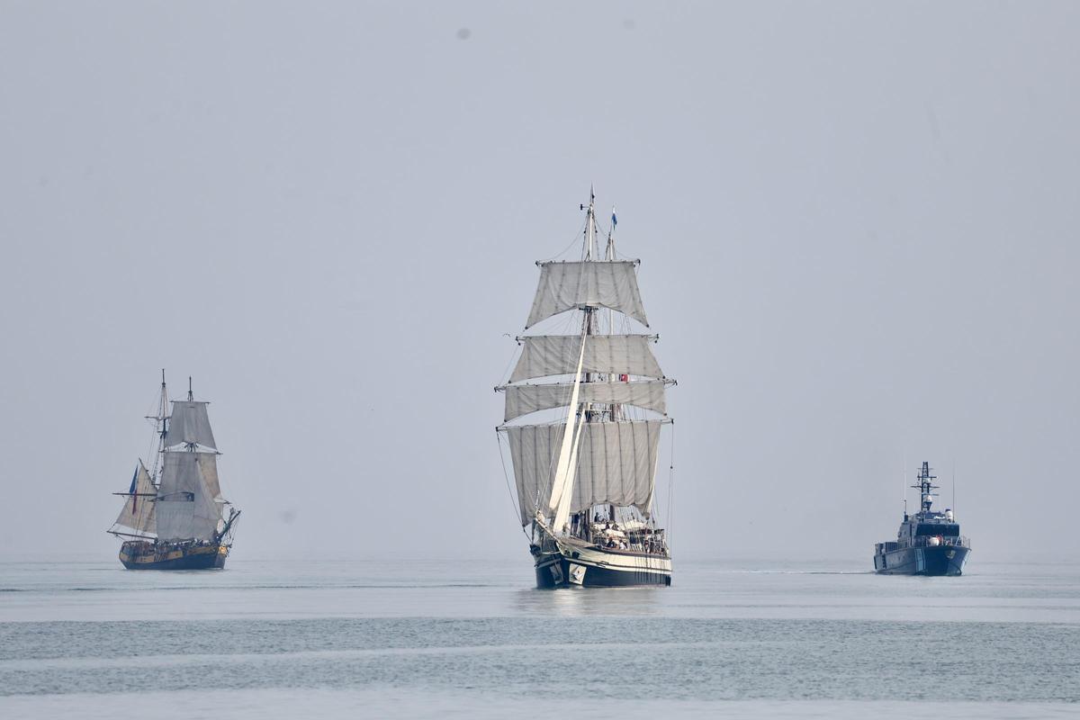 Así ha sido la llegada de los barcos de Escala a Castelló al Grau