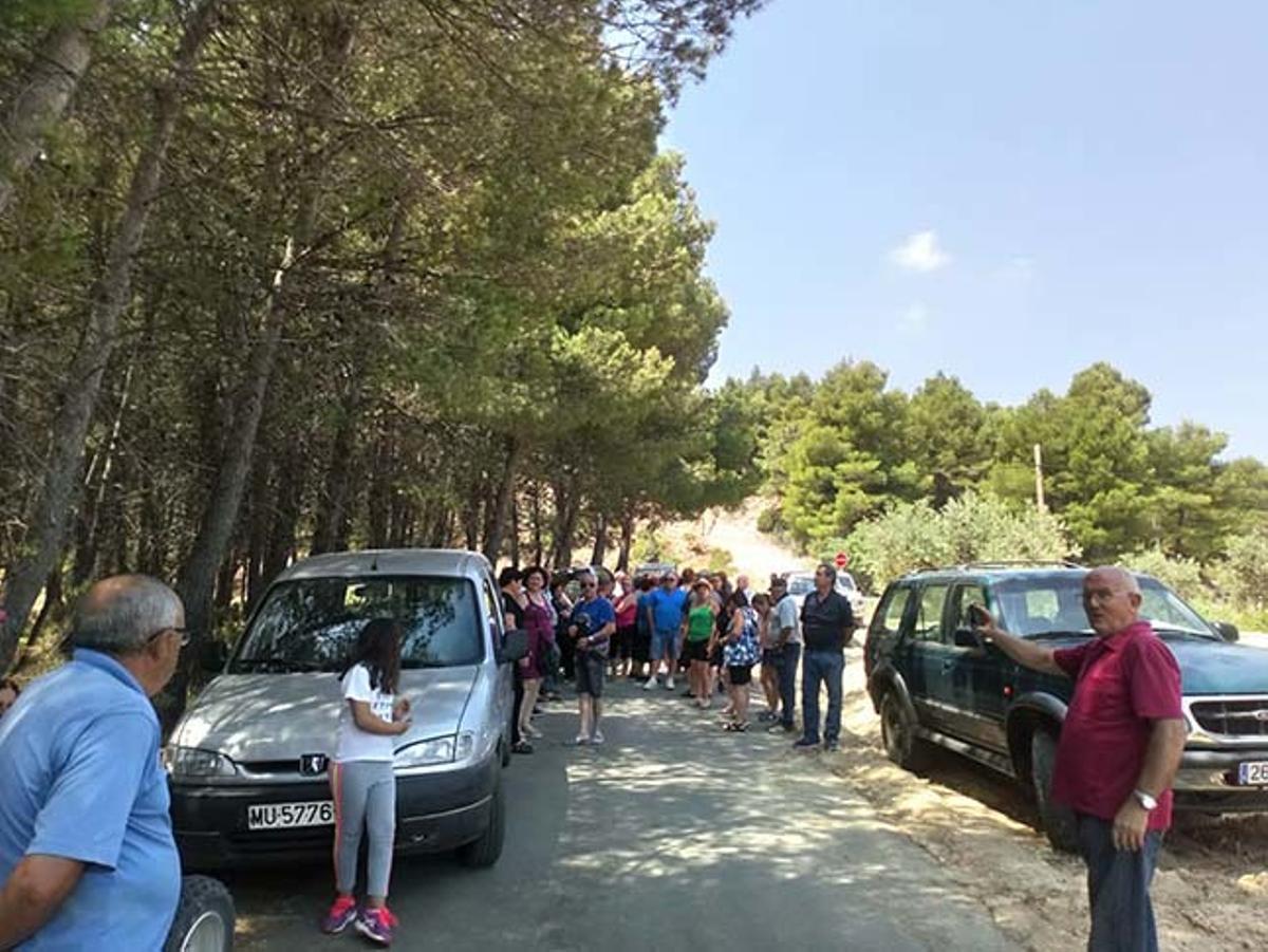Los vecinos de Benizar salen a protestar a la carretera por segundo día