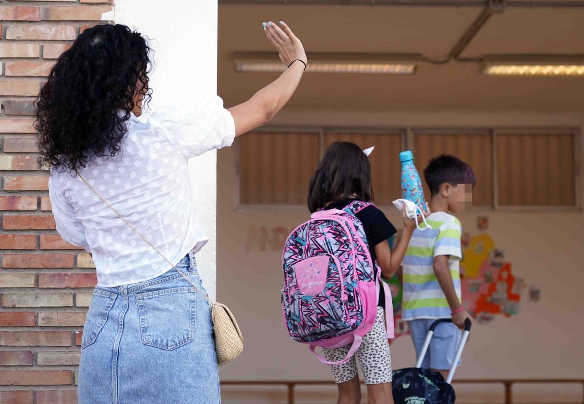 MLG 10-09-2024.-Cientos de niños vuelven a las aula en el primer día de colegio, tras las vacaciones de verano, en la imagen alumnos del CEIP García Lorca