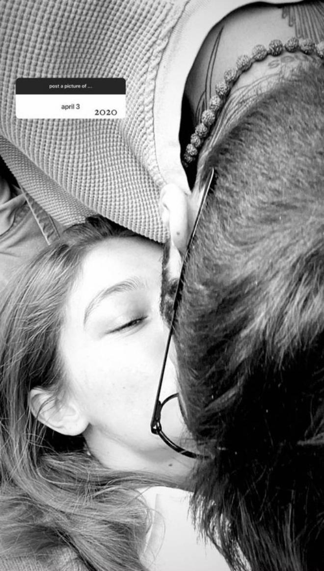 Gigi Hadid comparte una foto suya besando a Zayn Malik