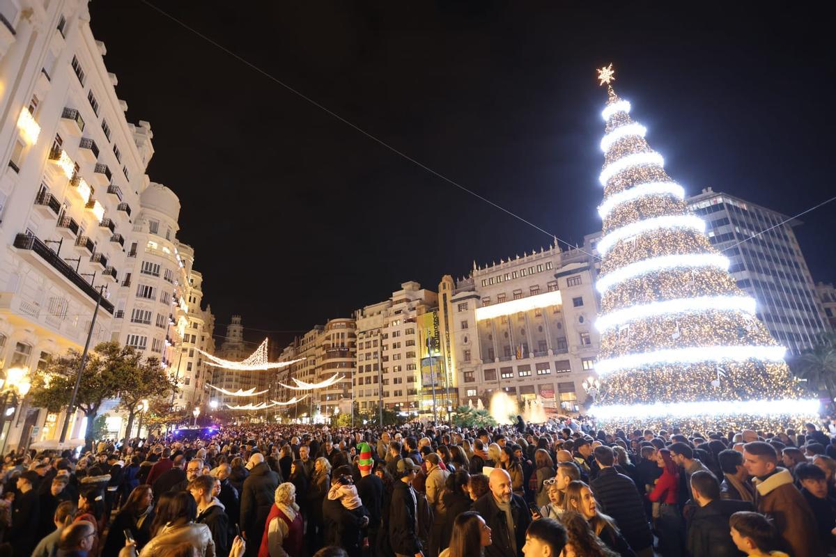 Llenazo en Valencia antes del primer fin de semana de Navidad