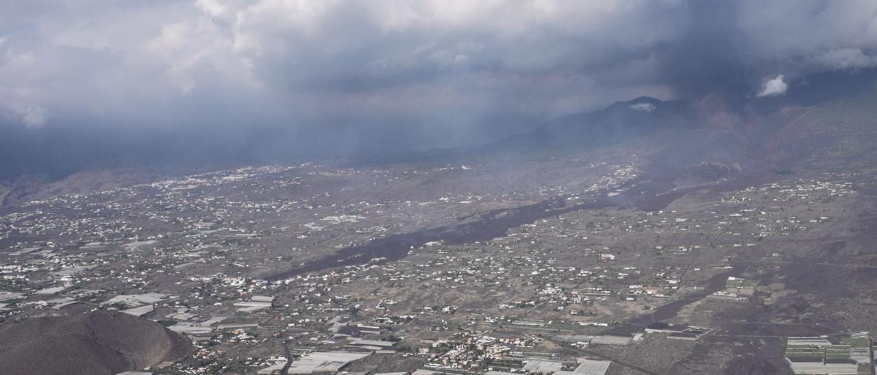 Imágenes aéreas del volcán de La Palma en el quinto día de erupción