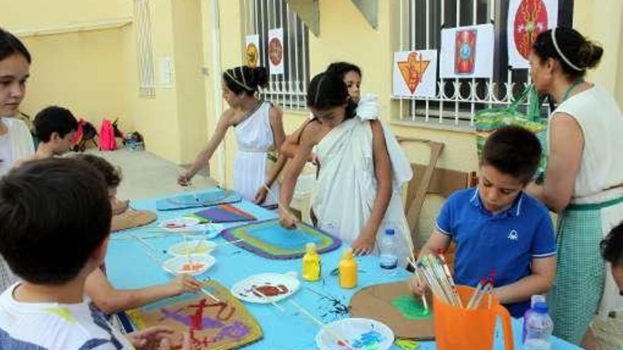 Participantes en la fiesta de fin de curso.