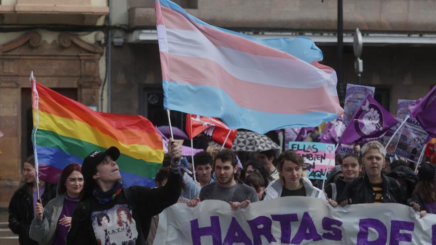 Mujeres transexuales con una media de edad de 50 años: el perfil de las cinco asturianas que pidieron cambio de sexo en los Registros Civiles esta semana