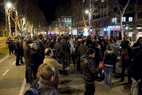 Fotogalería: Protesta ante la sede del PP en Aragón