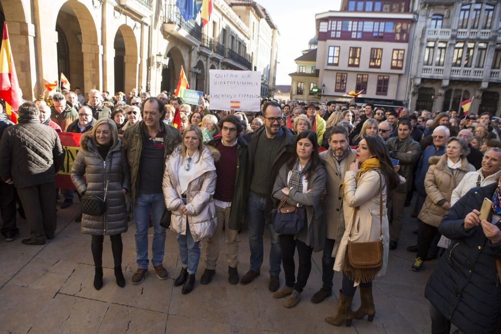 Concentración de la plataforma "España existe" en Oviedo.